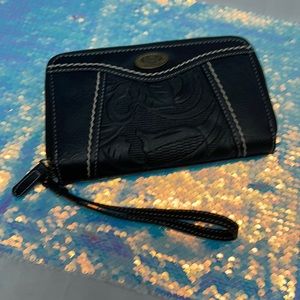 b.o.c. Arlington Embossed Faux Leather Wristlet Changepurse *NEW*